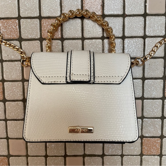 Aldo Mini White Square Handbag with Gold Lion and Chain - Picture 4 of 10